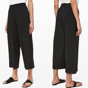 Lululemon Wanderer Culotte cropped wide leg high rise pants black lightweight